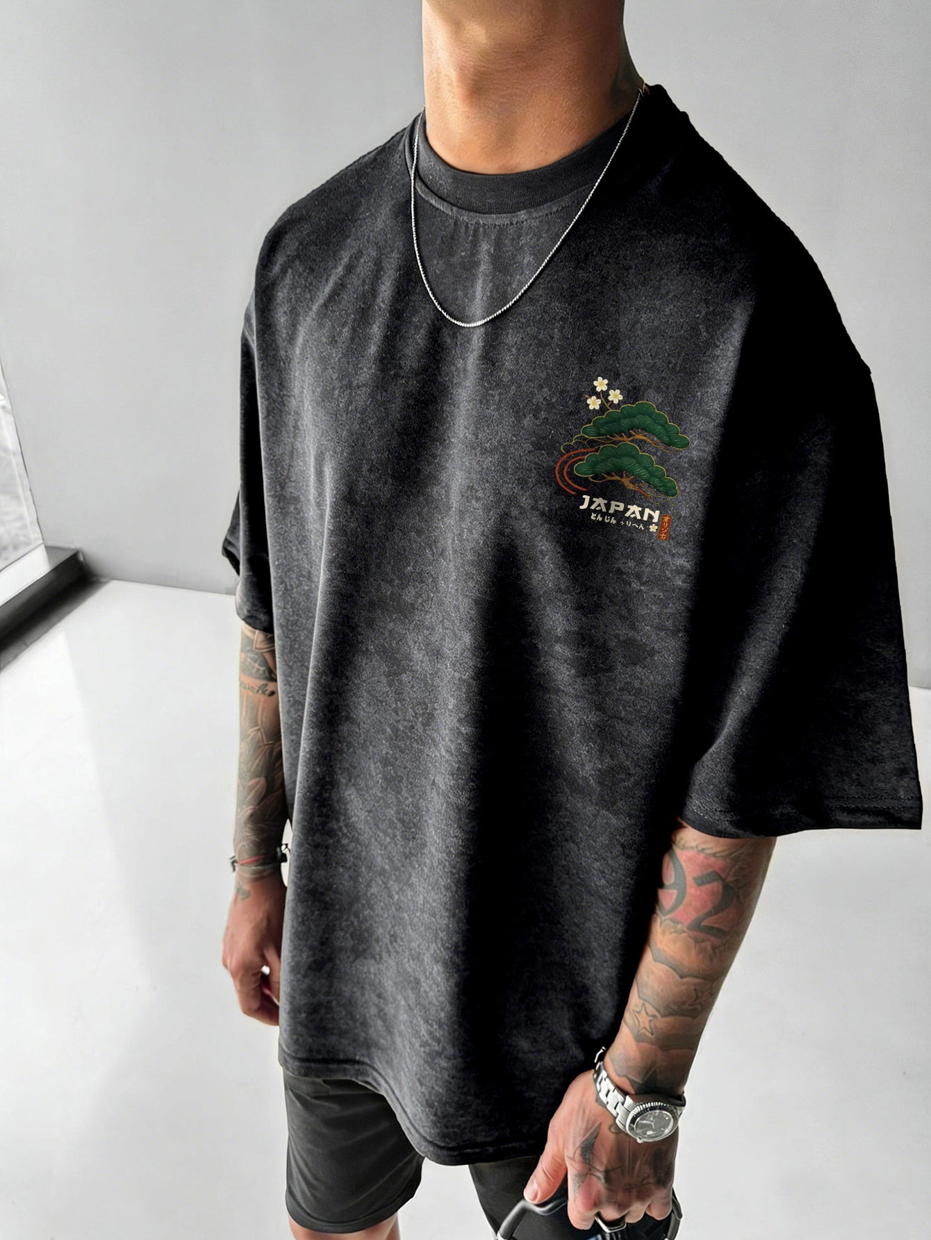 American Sporty Style Trendy Men's Japanese-Inspired National Chic Printed Short Sleeve Shirt, Distressed Washed Finish + Exquisite Crane and Pine Tree Pattern, Crisp Wrinkle-Resistant and Wear-Resistant Fabric, Slimming Shoulder-Defining Design